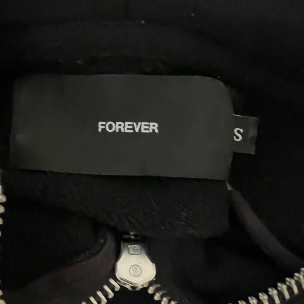 Darc Sport Wolf Chopper "Chambers" (Cropped) Zip Hoodie in Black - Picture 3 of 4